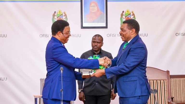 DKT. MWIGULU AKABIDHIWA OFISI RASMI