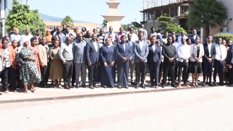 WAKUTUBI WAKUTANA MBEYA WAJADILI MFUMO BORA WA MAKTABA NA USOMAJI VITABU KIDIJITALI