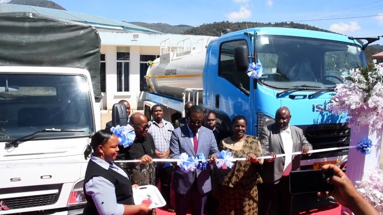 MBEYA UWSA YAONGEZA UFANISI, NAIBU WAZIRI WA MAJI AZINDUA MAGARI YA KISASA