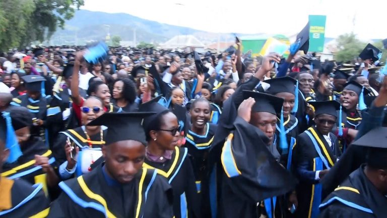 VIBE: CUoM: Maandamano ya Wanachuo 2,819 Yatingisha Jiji la Mbeya