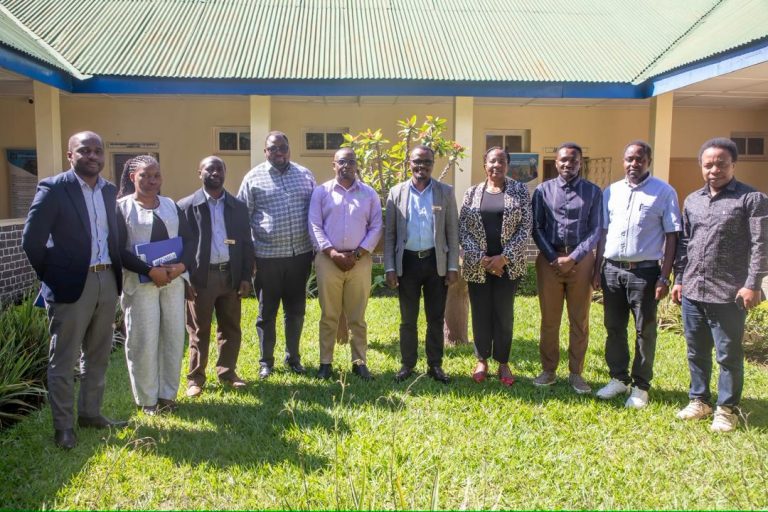 Dkt. Godlove Mbwanji, Mkurugenzi Mtendaji wa Hospitali ya Rufaa ya Kanda Mbeya, ashiriki kampeni ya kitaifa ya uwekezaji wa ndani.