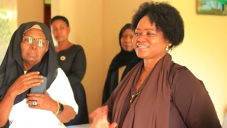 MAHUNDI AONYA VIJANA KUTELEKEZA WAZAZI WAO